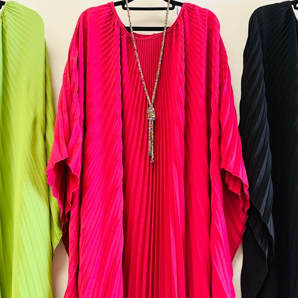 Fuchsia Pink Pleated Kaftan Style Dress - Picture 2 of 6